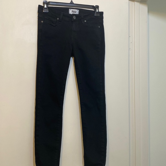 PAIGE Demin Verdugo Crop Jeans in Black - Picture 4 of 10